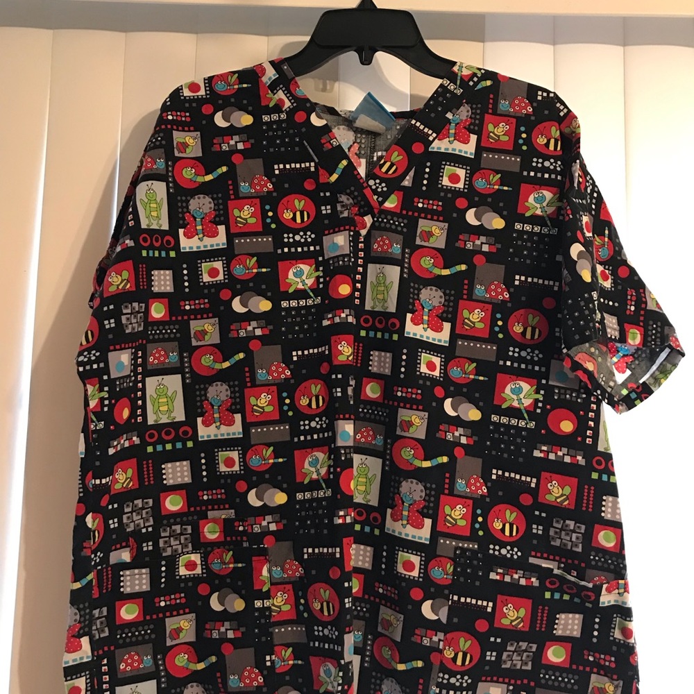 Women’s scrub top